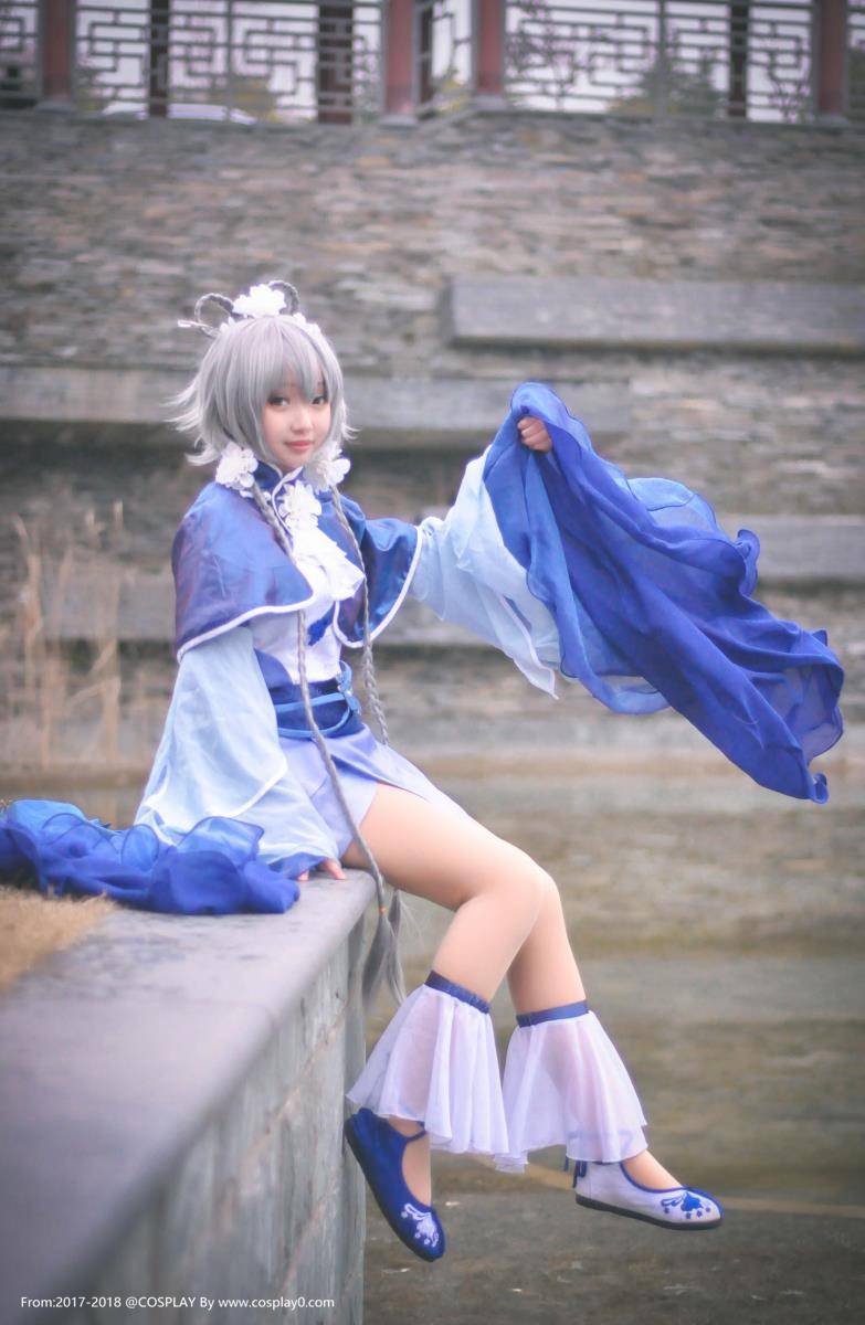 Cosplay福利/半次元福利向洛天依冬至芍药汉服美女Cosplay古风图片