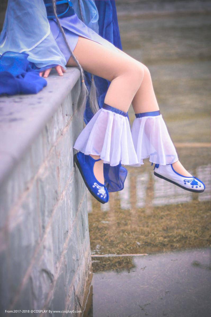 Cosplay福利/半次元福利向洛天依冬至芍药汉服美女Cosplay古风图片