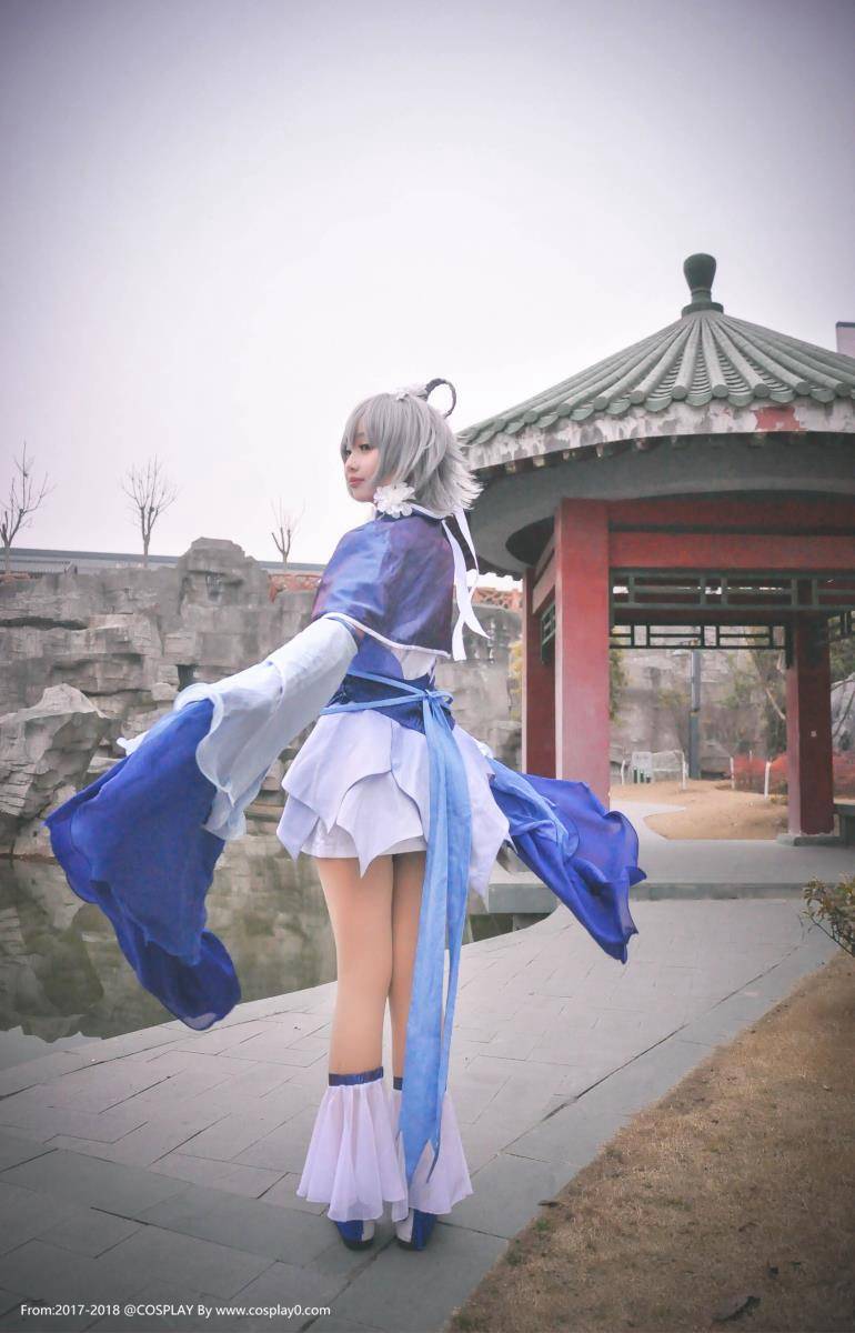 Cosplay福利/半次元福利向洛天依冬至芍药汉服美女Cosplay古风图片