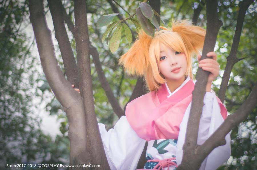 Cosplay福利/可爱兽耳萝莉扮演狐妖小红娘涂山苏苏Cos美女图片