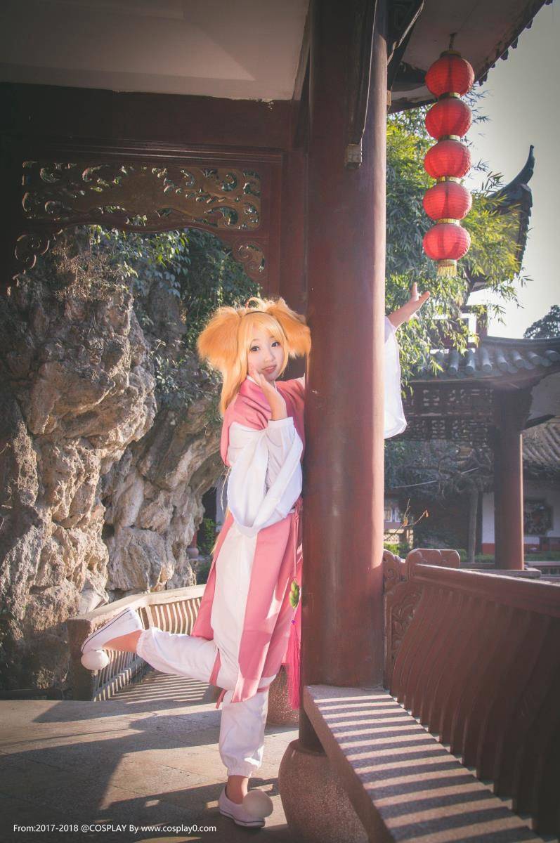 Cosplay福利/可爱兽耳萝莉扮演狐妖小红娘涂山苏苏Cos美女图片