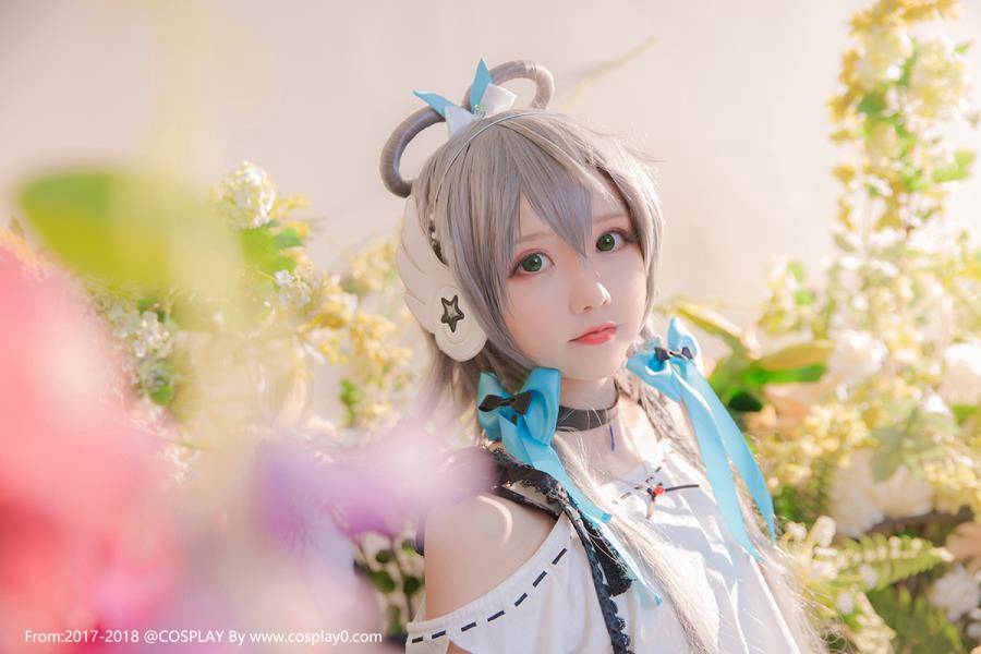 Cosplay福利/萌妹子いとう哀哀子洛天依白嫩萝莉Cosplay写真图片