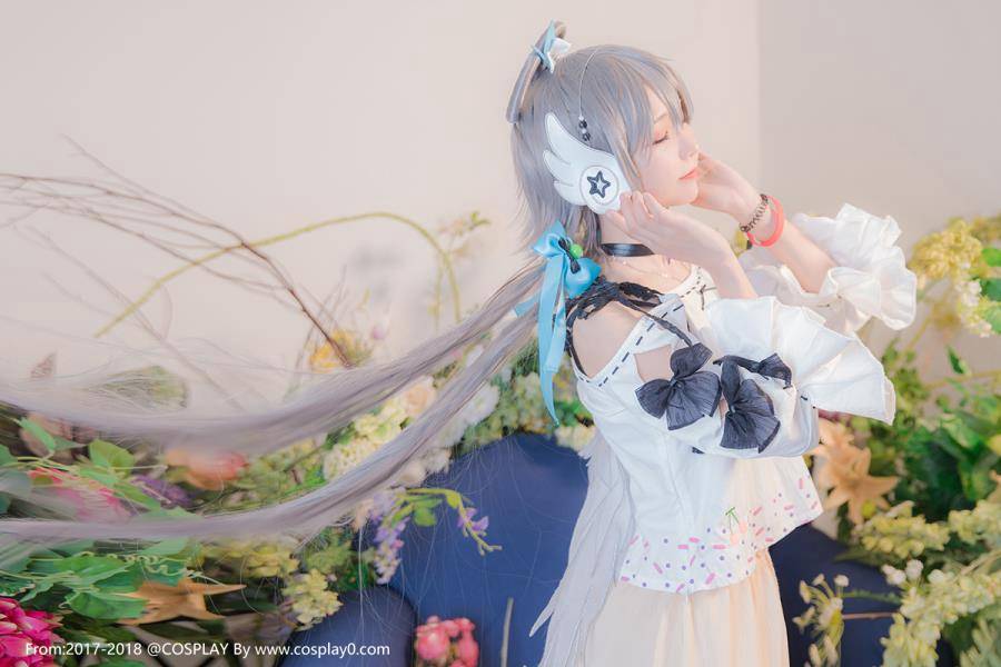 Cosplay福利/萌妹子いとう哀哀子洛天依白嫩萝莉Cosplay写真图片