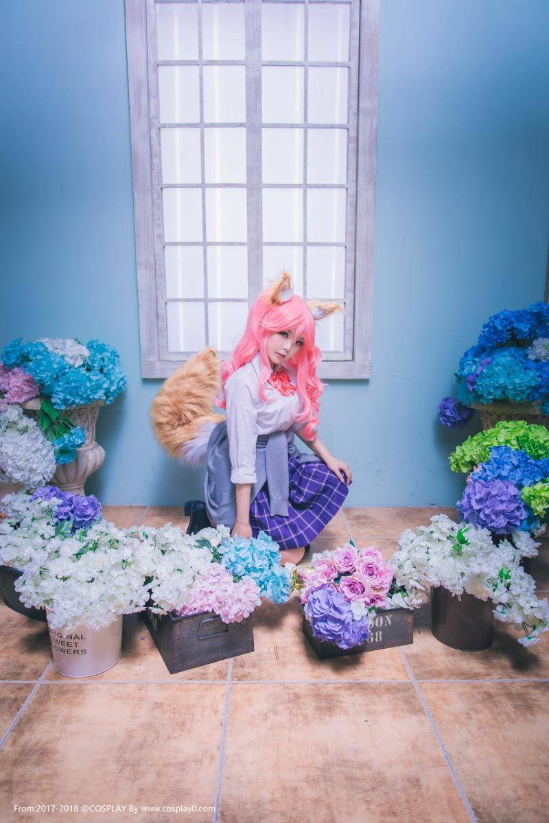 Cosplay福利/兽耳小姐姐玉藻前学生制服黑丝美腿Cosplay本子图片