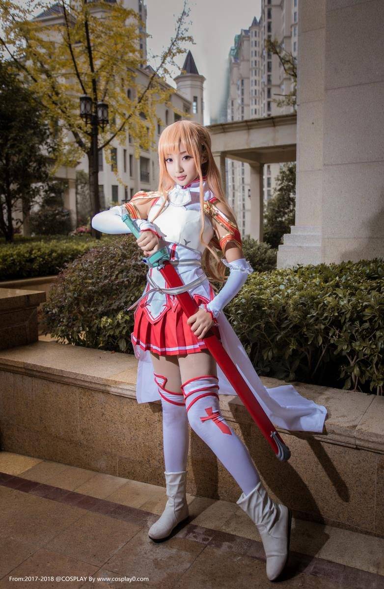 Cosplay福利/刀剑神域亚丝娜御姐白丝美腿Cosplay写真图片