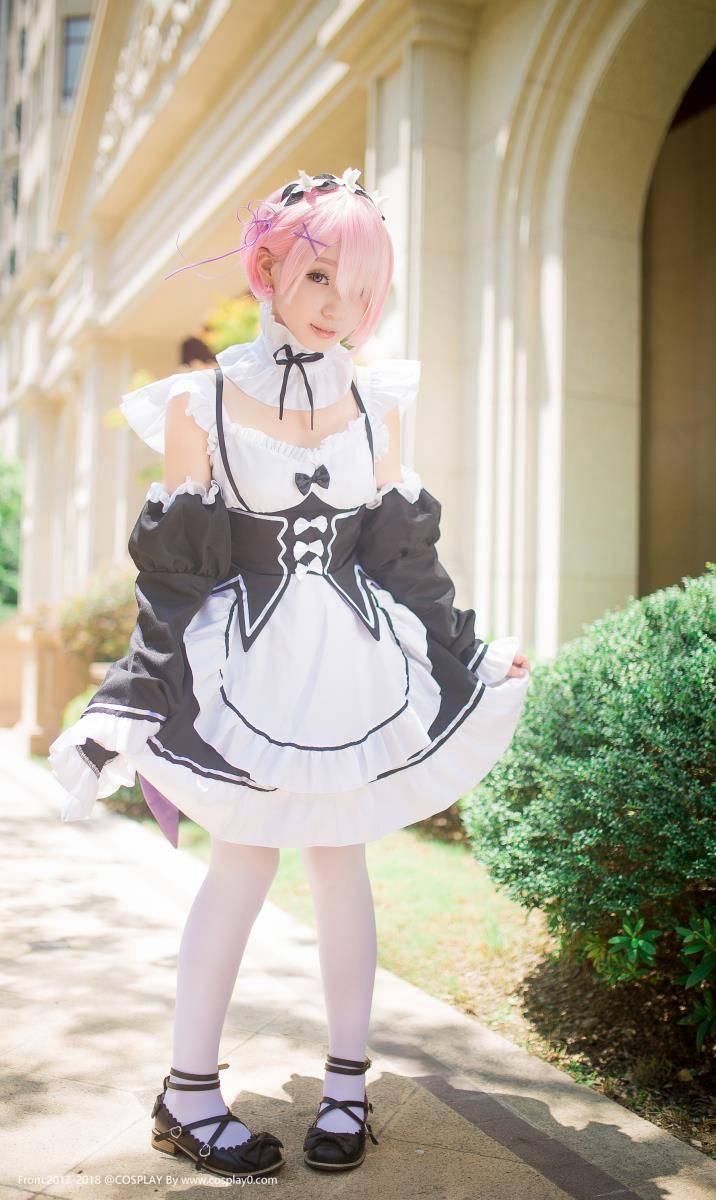 Cosplay福利/姐妹花雷姆拉姆可爱萝莉女仆装白丝Cosplay图片