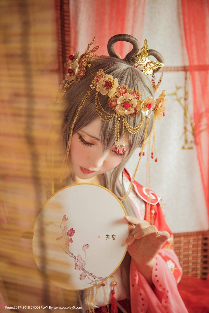 Cosplay福利/性感美女Coser斯文文文文Cosplay洛天依古风图片