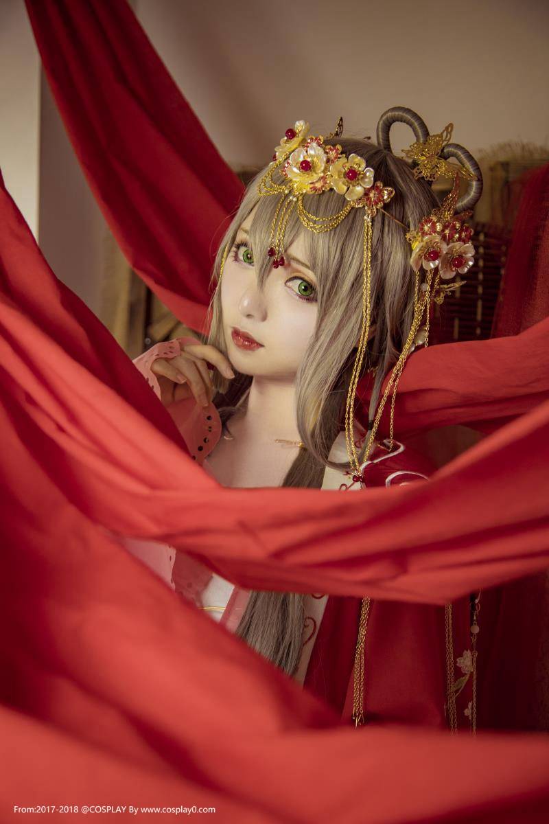 Cosplay福利/性感美女Coser斯文文文文Cosplay洛天依古风图片