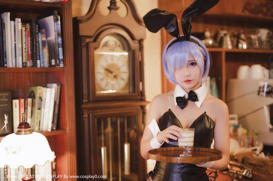 Cosplay福利/Joean-夜夜雷姆兔女郎同人黑丝萝莉腿控Cosplay福利