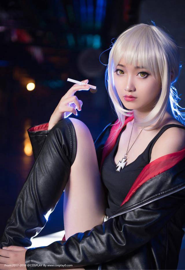 Cosplay福利/极品冷艳美女Cos新宿篇黑saber高清福利写真图片