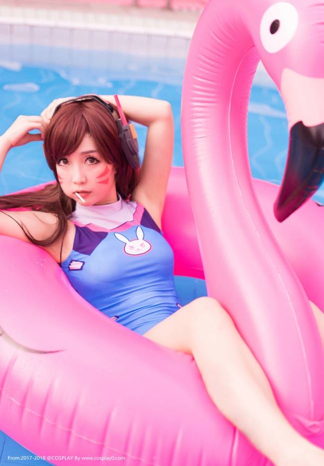 Cosplay福利/萌妹子裸足福利守望先锋D.vaCos死库水美女写真图片
