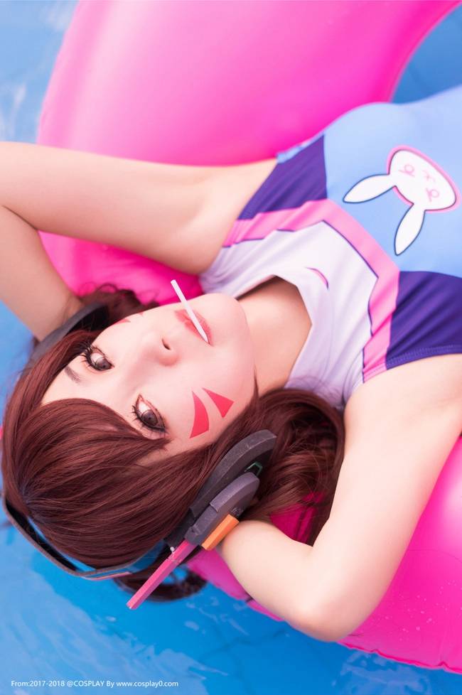 Cosplay福利/萌妹子裸足福利守望先锋D.vaCos死库水美女写真图片