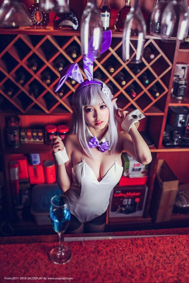 Cosplay福利/兔女郎诱惑艾米利亚同人黑丝美女Cos福利图