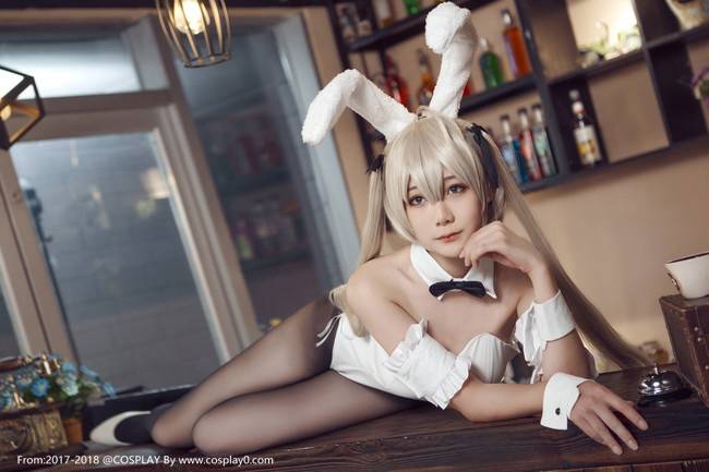 Cosplay福利/童颜巨乳小萝莉黑丝美腿诱惑Cos春日野穹福利姬