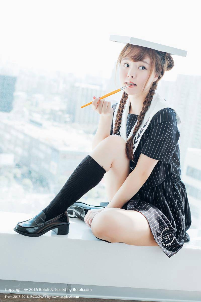 Cosplay福利/波萝社柳侑绮Coser七宝日常制服美女写真图片