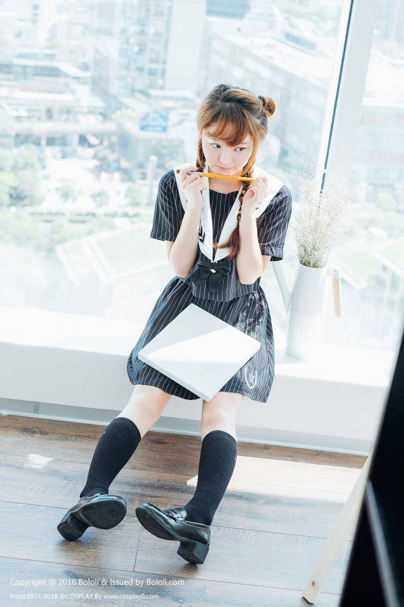 Cosplay福利/波萝社柳侑绮Coser七宝日常制服美女写真图片