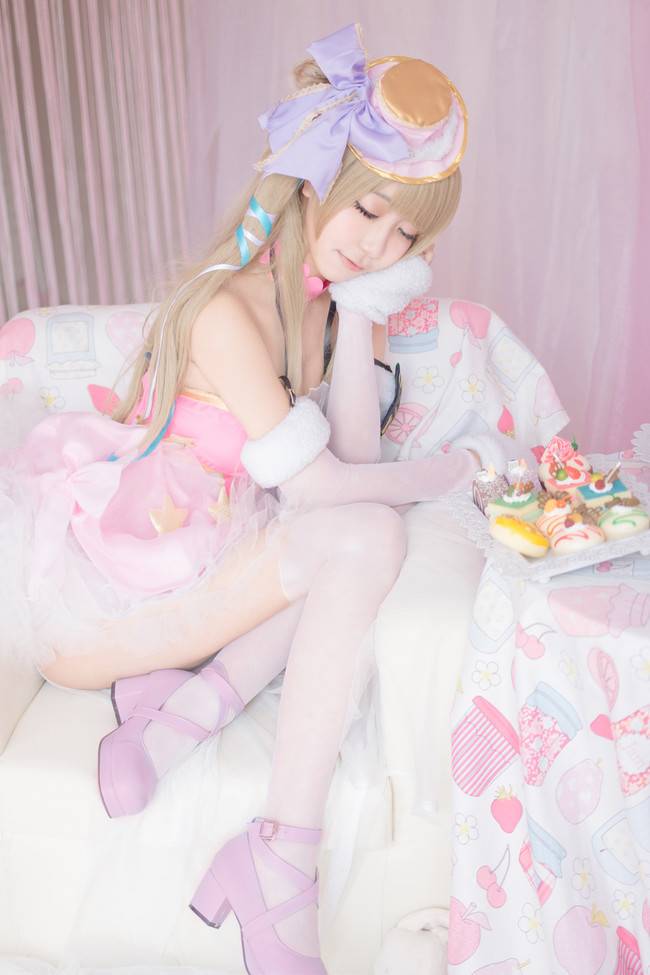 Cosplay福利/Coser黑川南小鸟美少女私房白丝无圣光Cosplay番号