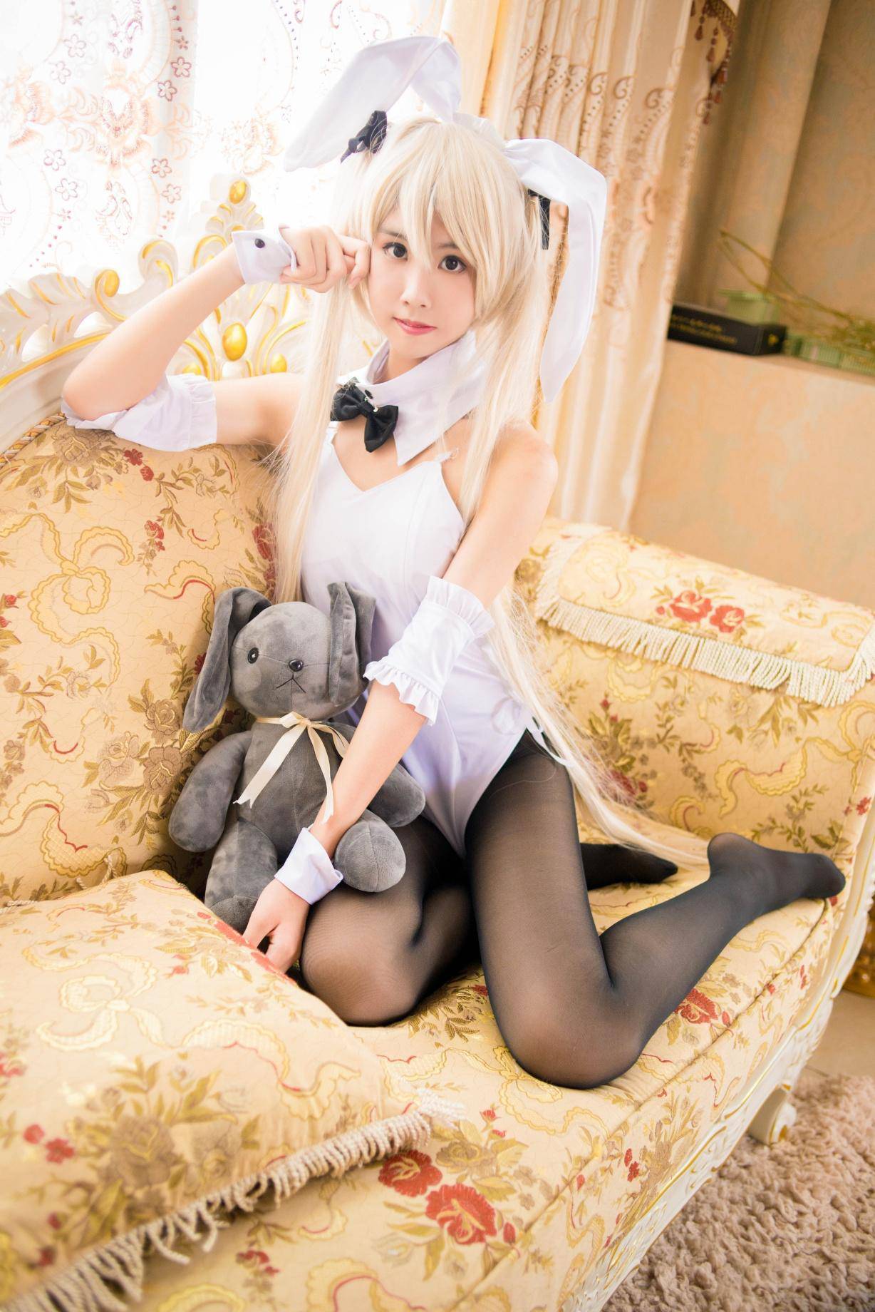 Cosplay福利/性感兔女郎春日野穹黑丝美女裸足Cosplay福利写真