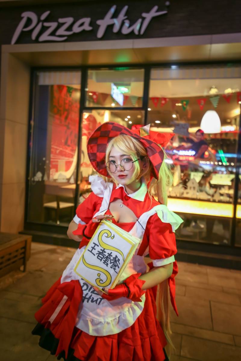 Cosplay福利/巨乳萝莉扮演王者荣耀魔法小厨娘安琪拉Cosplay图片