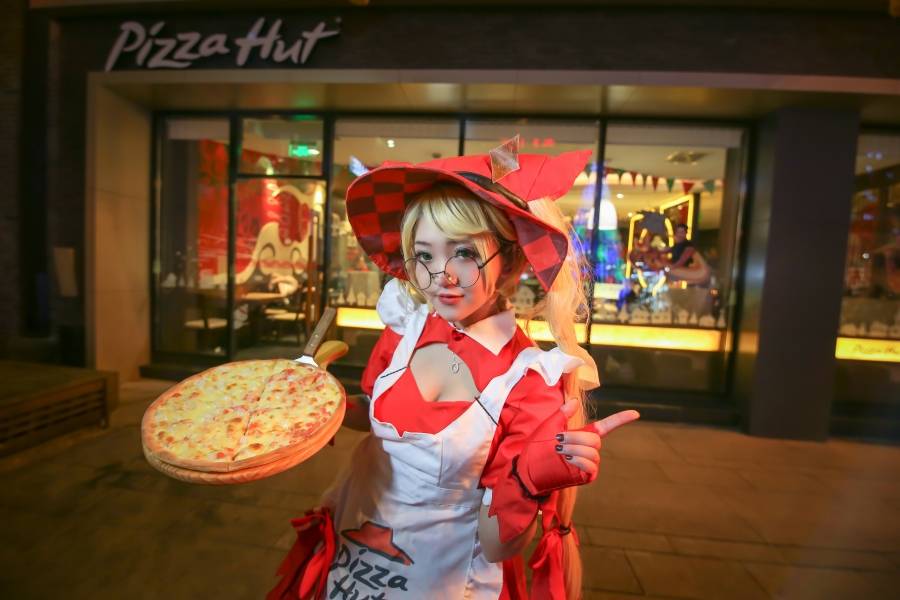 Cosplay福利/巨乳萝莉扮演王者荣耀魔法小厨娘安琪拉Cosplay图片