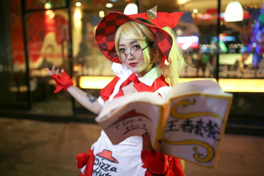 Cosplay福利/巨乳萝莉扮演王者荣耀魔法小厨娘安琪拉Cosplay图片