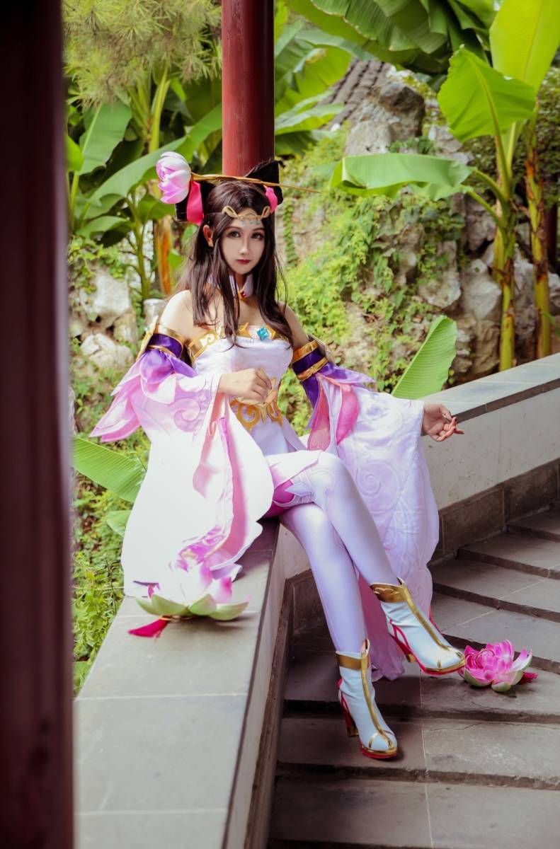 Cosplay福利/王者荣耀貂蝉圣诞恋歌性感美女Cos丝袜诱惑写真图片