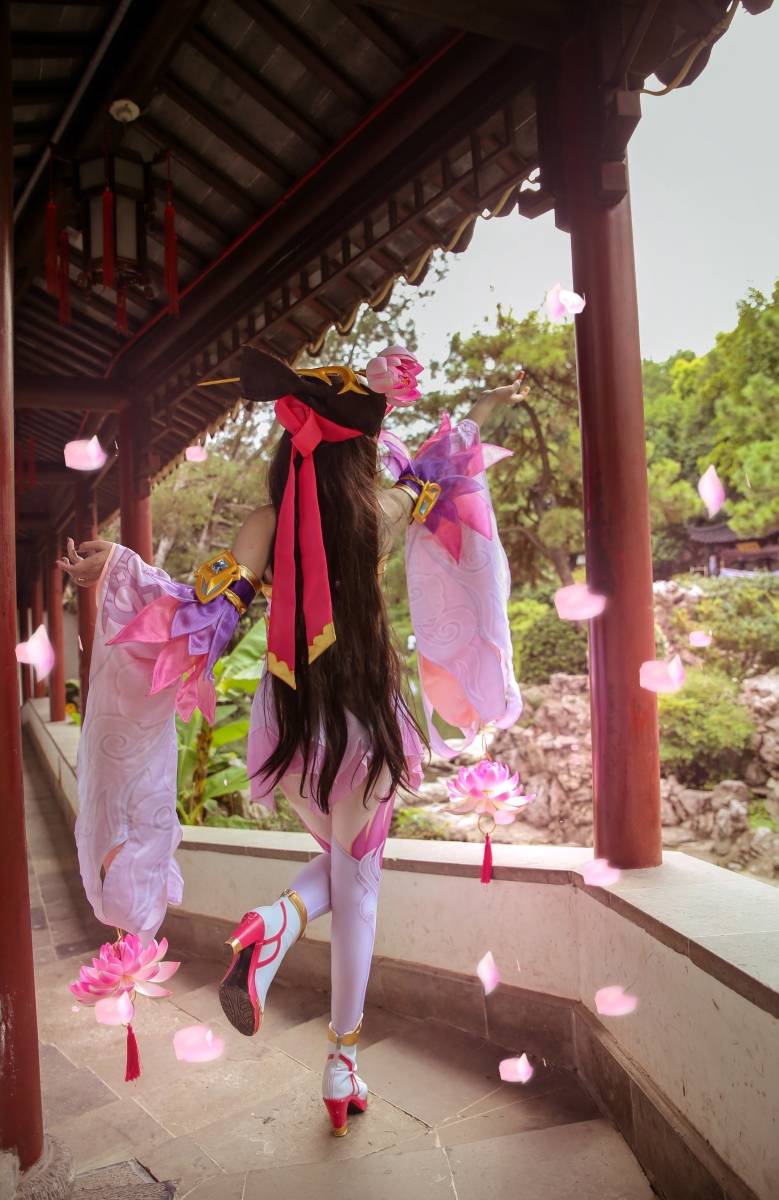 Cosplay福利/王者荣耀貂蝉圣诞恋歌性感美女Cos丝袜诱惑写真图片