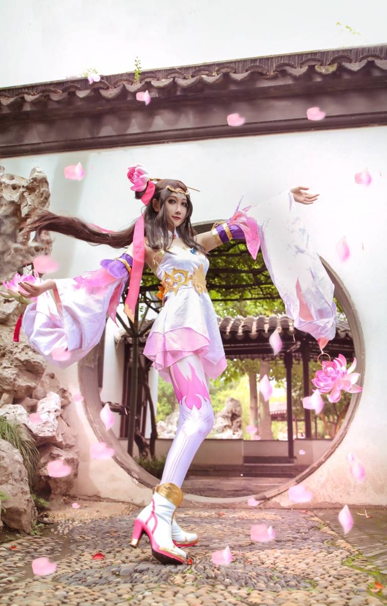 Cosplay福利/王者荣耀貂蝉圣诞恋歌性感美女Cos丝袜诱惑写真图片