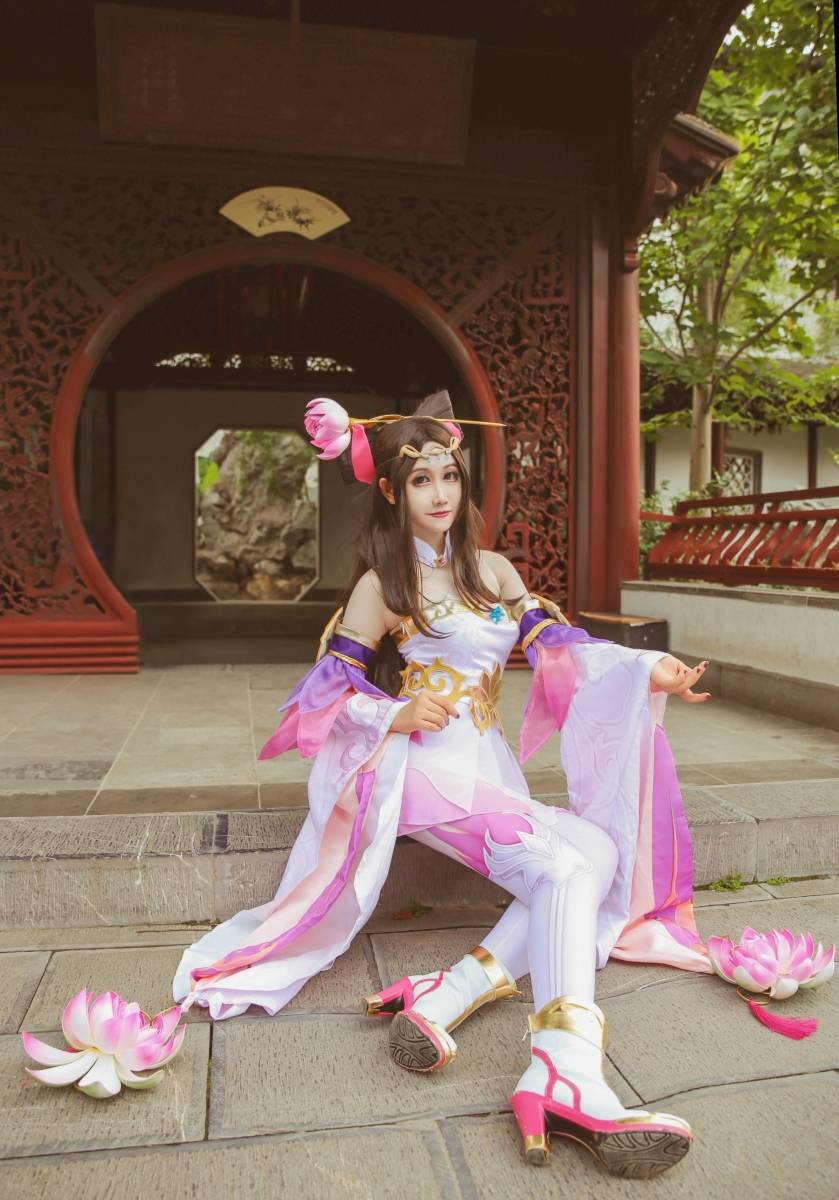 Cosplay福利/王者荣耀貂蝉圣诞恋歌性感美女Cos丝袜诱惑写真图片