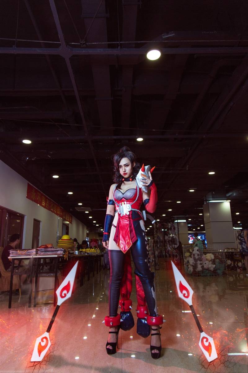 Cosplay福利/漫展场照王者荣耀大胸阿轲性感美女诱惑Cosplay图片