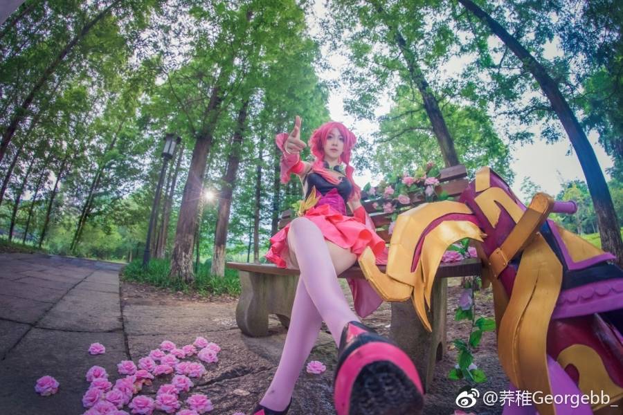 Cosplay福利/元气少女王者荣耀女英雄孙尚香蔷薇恋人Cosplay图片