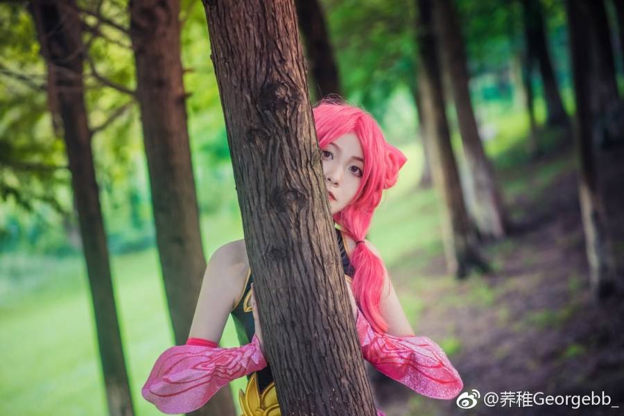 Cosplay福利/元气少女王者荣耀女英雄孙尚香蔷薇恋人Cosplay图片