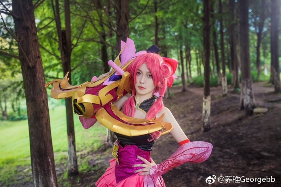 Cosplay福利/元气少女王者荣耀女英雄孙尚香蔷薇恋人Cosplay图片