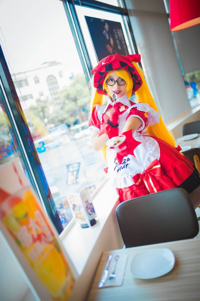 Cosplay福利/童颜巨乳眼镜娘Cosplay王者荣耀暗夜萝莉安琪拉图片