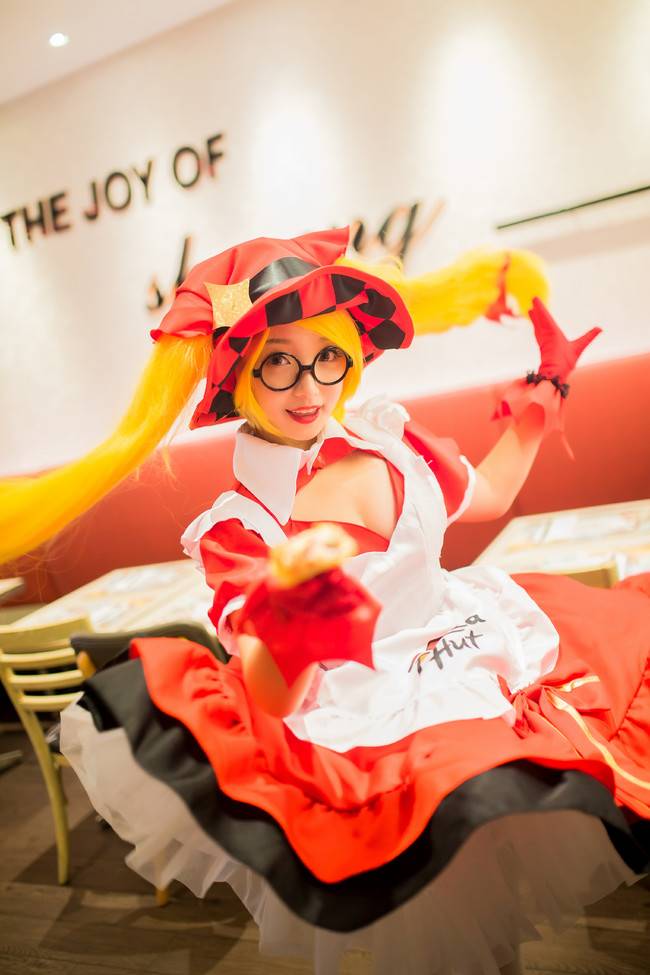 Cosplay福利/童颜巨乳眼镜娘Cosplay王者荣耀暗夜萝莉安琪拉图片