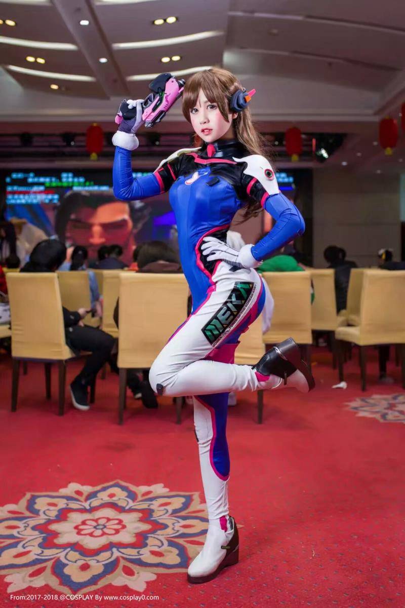 Cosplay福利/动漫漫展守望先锋D.Va萌芽儿Cosplay场照图片