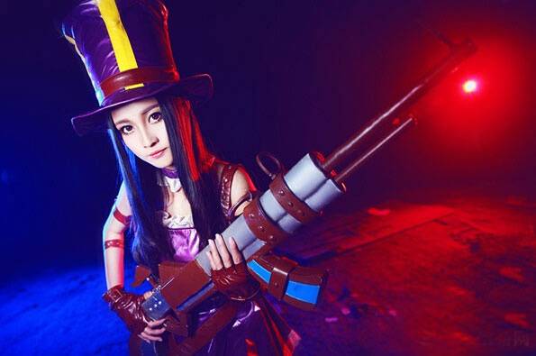 Cosplay福利/uu妹赵梦玥cosplay英雄联盟皮城女警凯特琳福利图