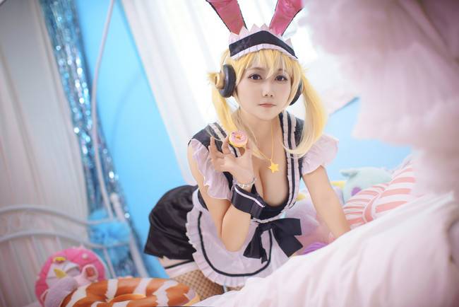 Cosplay福利/黑丝绝对领域女仆 超级索尼子破叉子COSPLAY美图欣赏