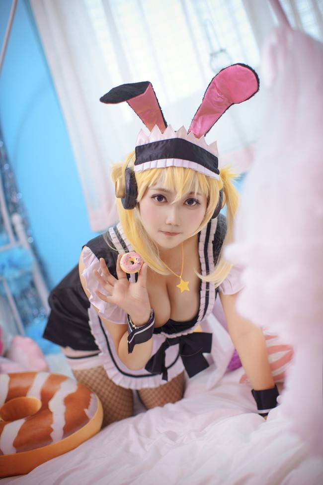 Cosplay福利/黑丝绝对领域女仆 超级索尼子破叉子COSPLAY美图欣赏