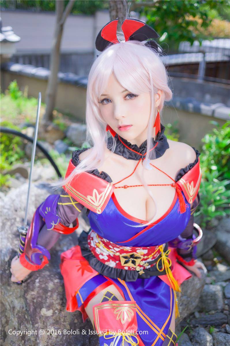 Cosplay福利/波萝社萌妹子夏美酱Cosplay宫本武藏巨乳写真福利