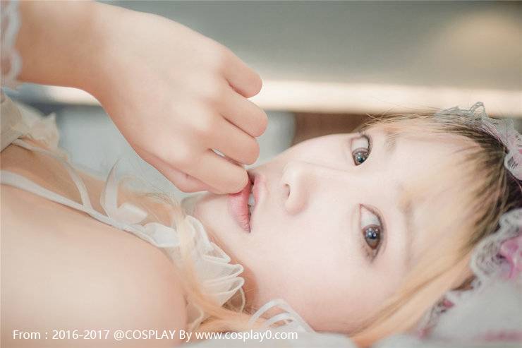 Cosplay福利/二次元美女模特小软白丝Cosplay写真本子福利