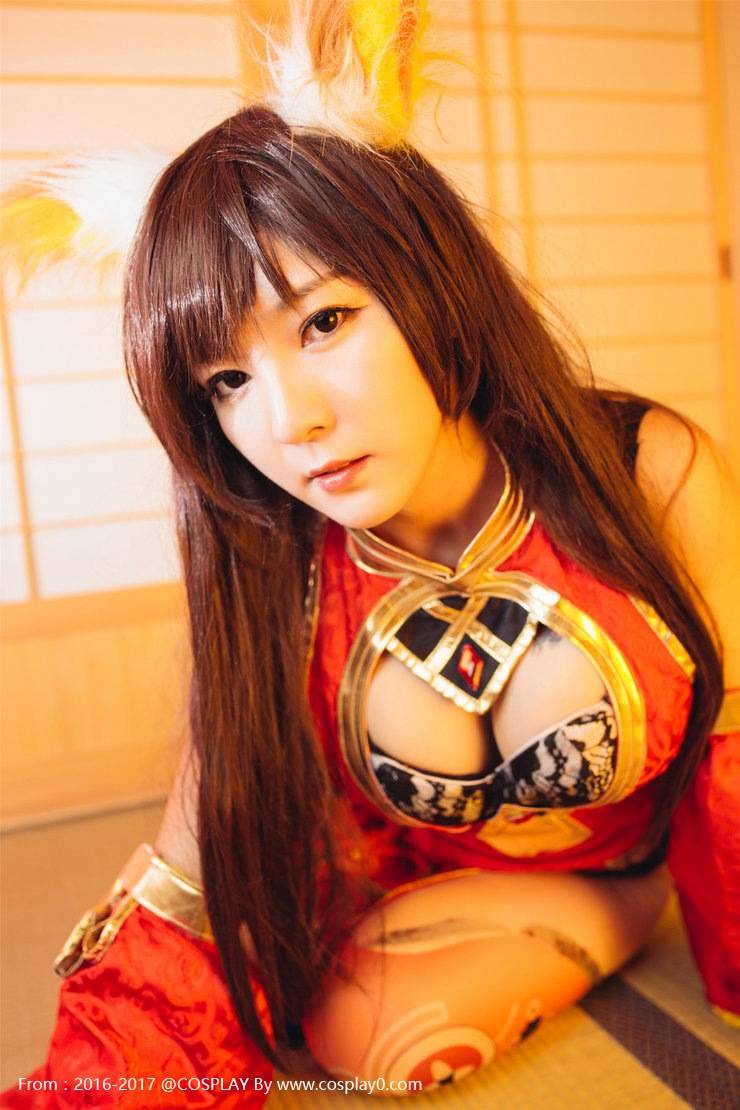 Cosplay福利/巨乳美女妲己Cosplay诱惑本子福利