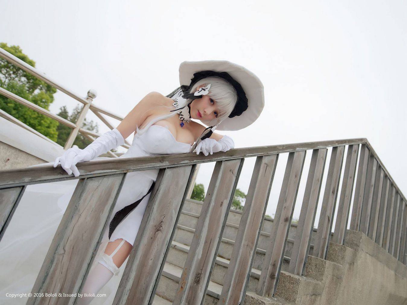 Cosplay福利/波萝社夏美酱Cosplay碧蓝航线光辉萝莉白丝福利