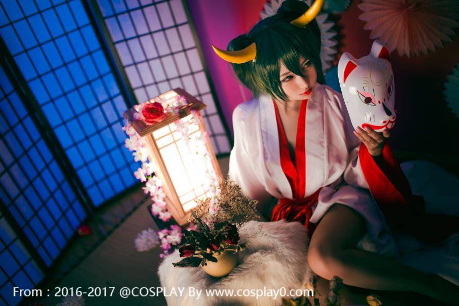 Cosplay福利/色气满满初音未来红鬼鬼Cosplay诱人福利本子