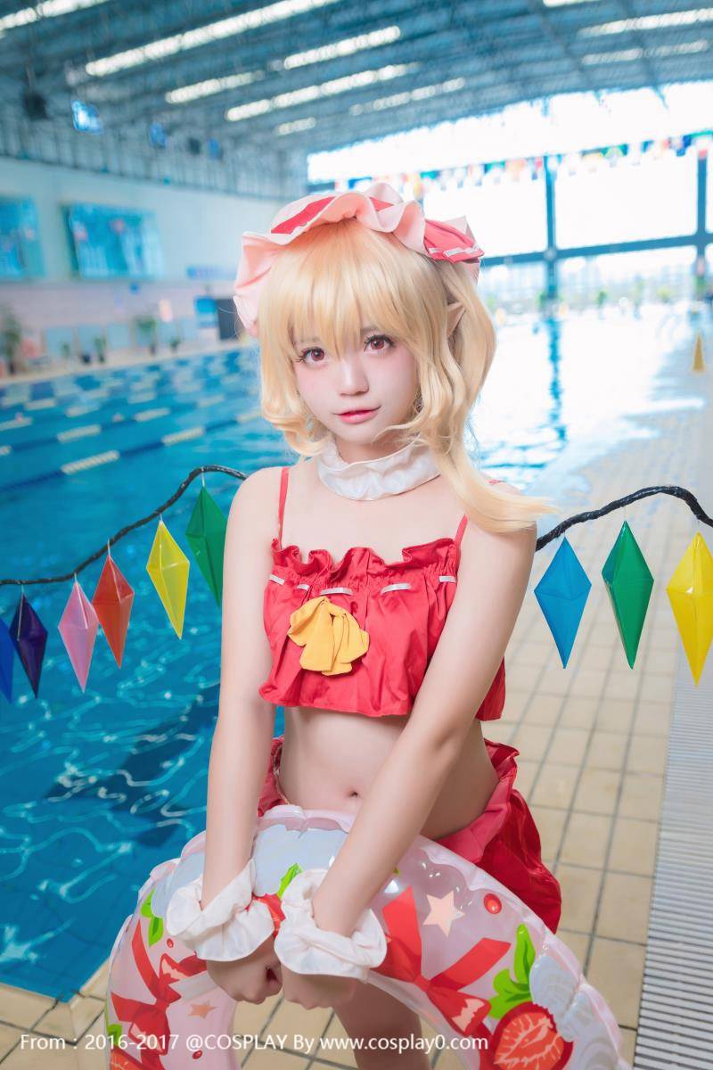 Cosplay福利/芙兰朵露夏日祭泳装萝莉水着Cosplay本子福利