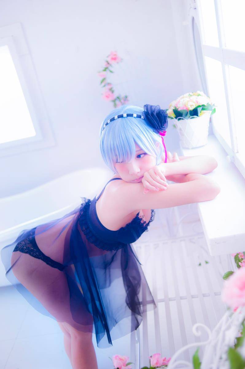 Cosplay福利/性感女神蔡雨波人妻睡衣蕾姆Cosplay写真福利