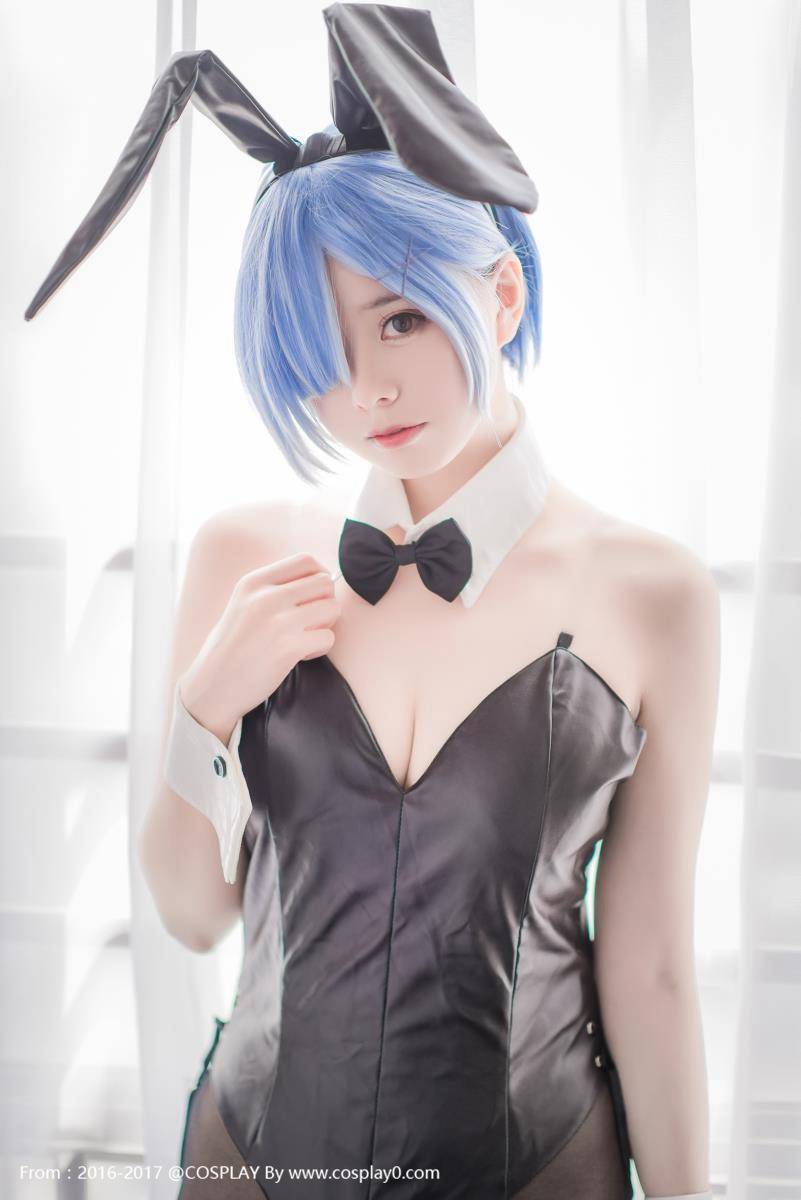 Cosplay福利/萌妹子小野妹子w雷姆兔女郎黑丝足控福利本子
