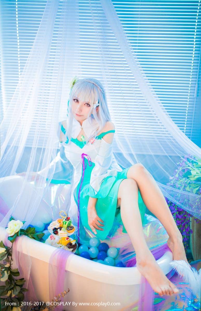 Cosplay福利/Coser雪瞳从零开始艾米莉亚Cosplay足控福利