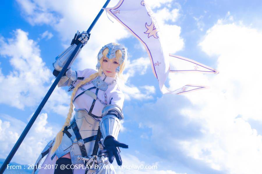 Cosplay福利/青青子黑丝美腿Cosplay贞德福利美女图片