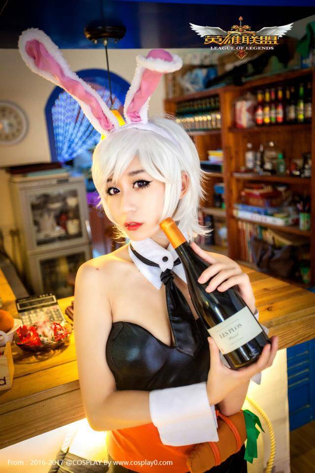 Cosplay福利/英雄联盟锐雯兔女郎御姐黑丝Cos福利图